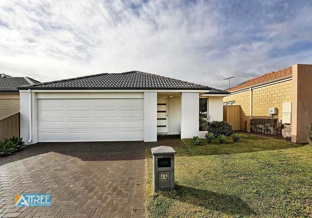 Main view of Homely house listing, 44 Middle Parkway, Canning Vale WA 6155