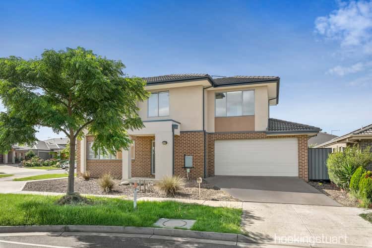 Main view of Homely townhouse listing, 1/52 Gallantry Avenue, Craigieburn VIC 3064
