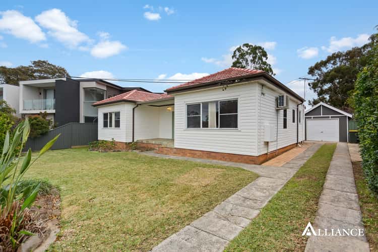 5 Colleen Avenue, Picnic Point NSW 2213