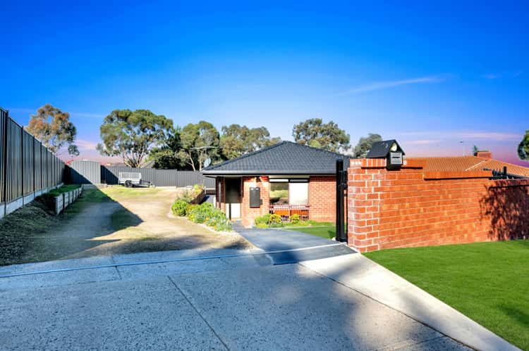 12 Linden Close, Meadow Heights VIC 3048