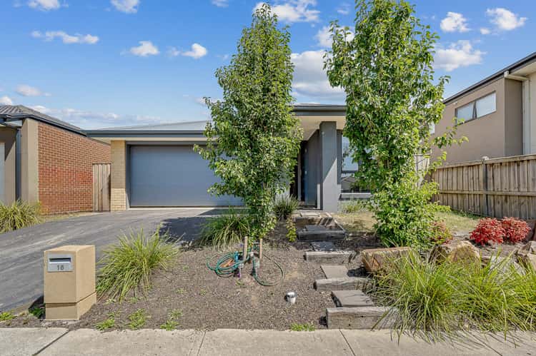 16 Barcelona Avenue, Clyde North VIC 3978