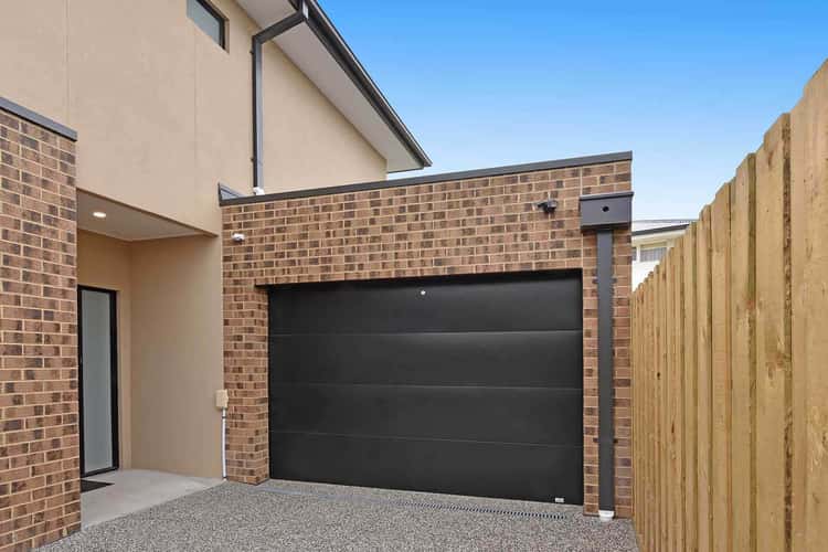 2/74 Lincoln Drive, Keilor East VIC 3033