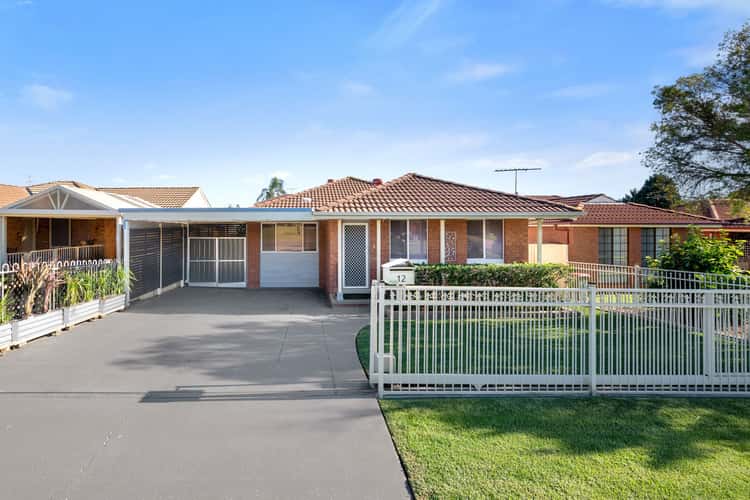 12 Kenny Close, St Helens Park NSW 2560