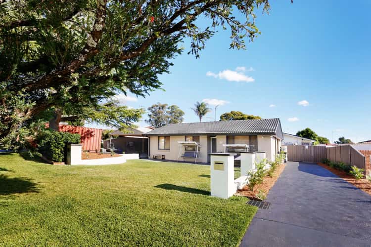 10 & 10A Olliver Crescent, St Clair NSW 2759