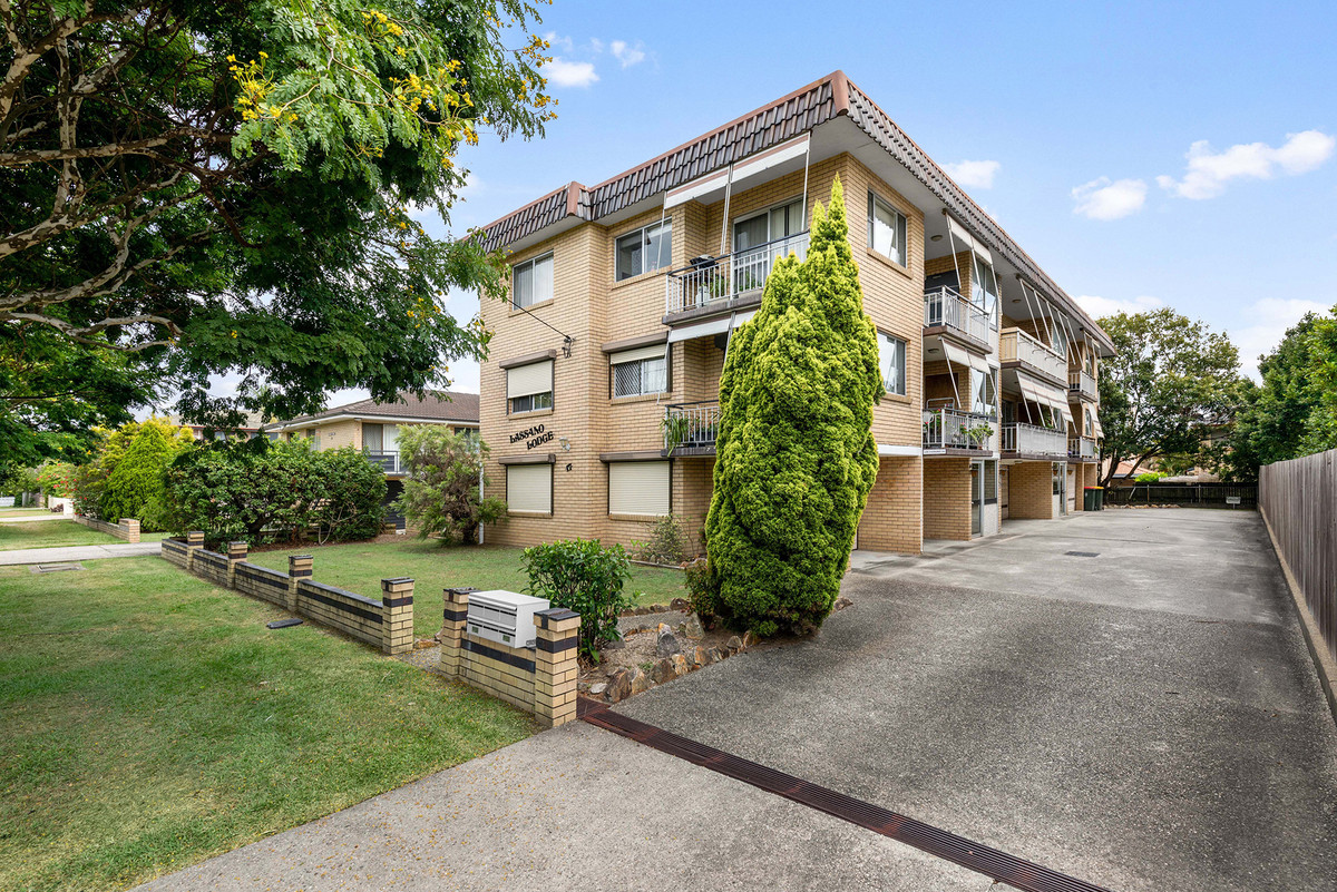 Main view of Homely unit listing, 2/17 View Street, Chermside QLD 4032