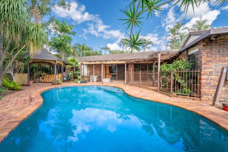 8 Giles Court, Mount Ommaney QLD 4074
