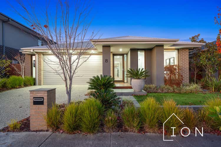 8 Observatory Street, Clyde North VIC 3978
