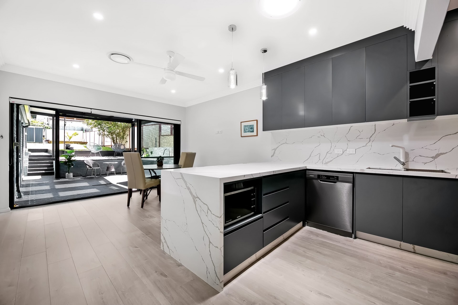 68 Caledonian Street, Bexley, NSW 2207, 5 Schlafzimmer, 4 Badezimmer, House